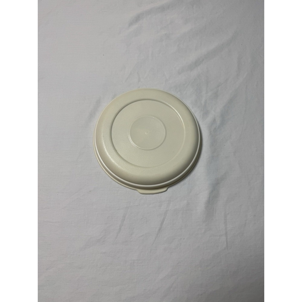 Rubbermaid Servin Saver Replacement Lid #2 Almond 6" Round - Lid Only